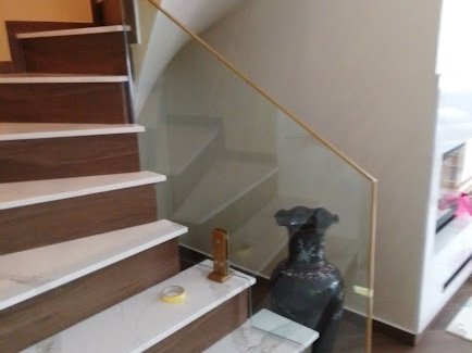 Вътрешен парапет от стъкло