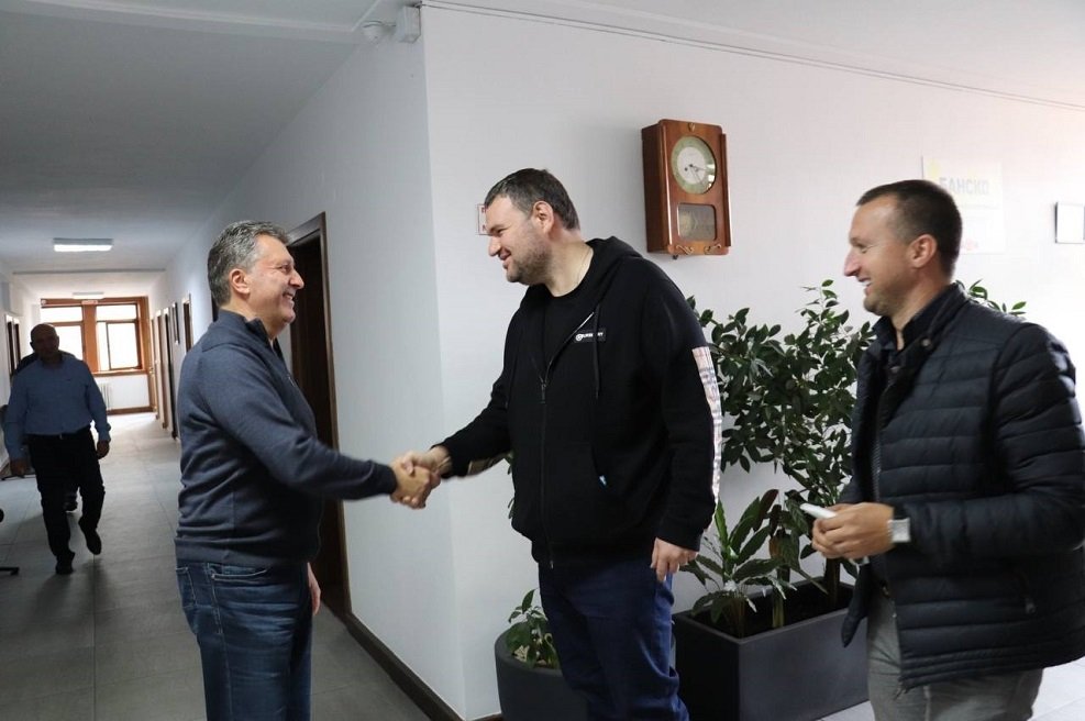 ПЕЕВСКИ: ОЛИГАРХ Е ПРЕЧКАТА БАНСКО ДА СТАНЕ СВЕТОВЕН ЗИМЕН КУРОРТ