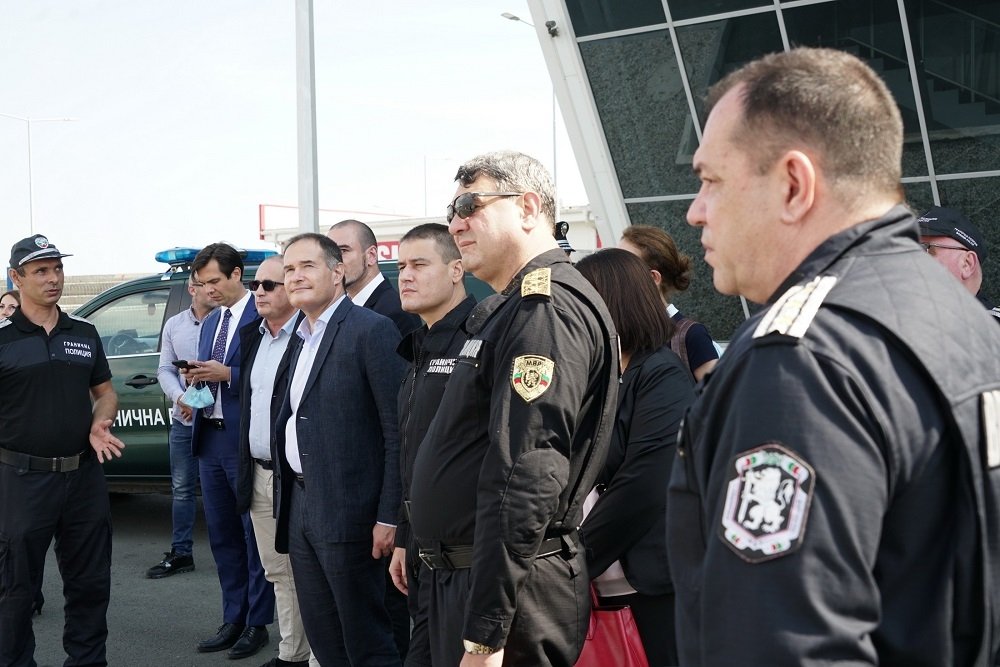 Обстановката на южната ни граница е напрегната, но под контрол. Служители на Фронтекс подпомагат българските граничари | The News BG Reporter ®