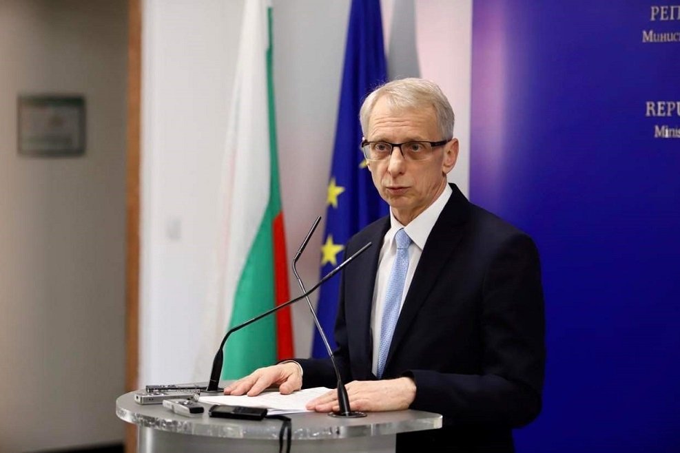 МИНИСТЪР ДЕНКОВ ПОДКРЕПИ ПРЕДЛОЖЕНИЕТО НА ДИРЕКТОРИ МЕЖДУСРОЧНАТА ВАКАНЦИЯ ДА Е ОТ 31-ВИ ЯНУАРИ ДО 6-ТИ ФЕВРУАРИ