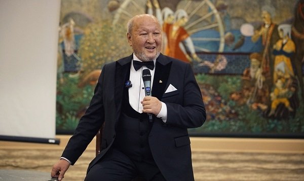 ДА СИ СПОМНИМ БЪДЕЩЕТО С МИРЗАКАРИМ НОРБЕКОВ