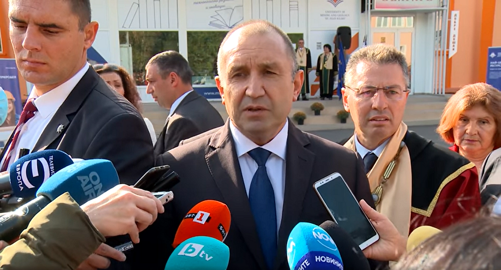 Президентът Радев: "Служебното правителство започна да въвежда ред в хаоса в енергетиката!"