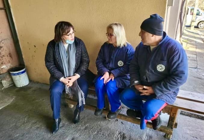 КОРНЕЛИЯ НИНОВА НАПРАВИ ВНЕЗАПНА ВИЗИТА ВЪВ ВМЗ "СОПОТ" | The News BG Reporter ®