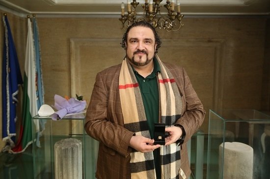 БАРИТОНЪТ КИРИЛ МАНОЛОВ СИ ПОЛУЧИ НАГРАДАТА "ЗЛАТЕН ПРЪСТЕН НА СОФИЯ", С 11 ГОДИНИ ЗАКЪСНЕНИЕ | The News BG Reporter ®