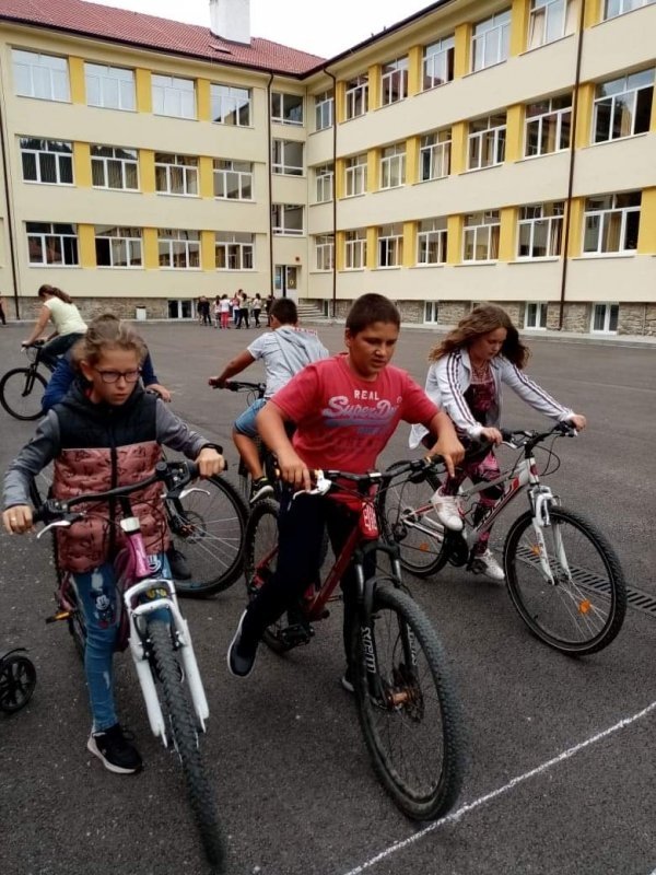 УЧИЛИЩЕН ЖИВОТ