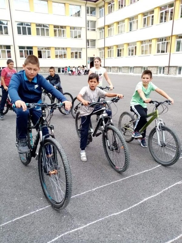 УЧИЛИЩЕН ЖИВОТ