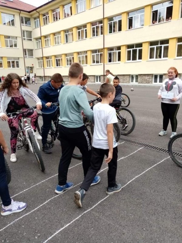 УЧИЛИЩЕН ЖИВОТ